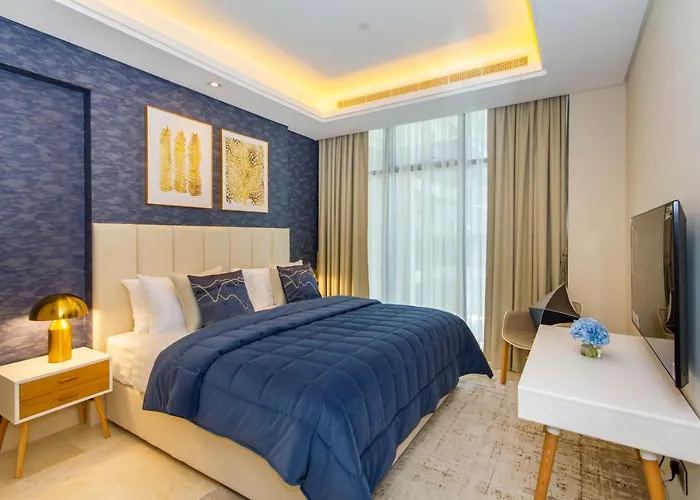 Bespoke Holiday Homes - Palm Jumeirah- 2 Bedroom Sea View With Pool & Beach Access, The 8